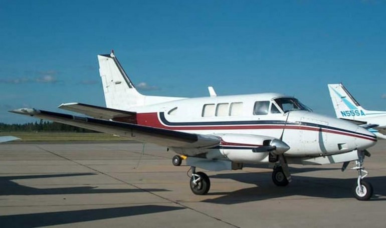 BEECH 70 Queen Air BE70 aircraft photograph