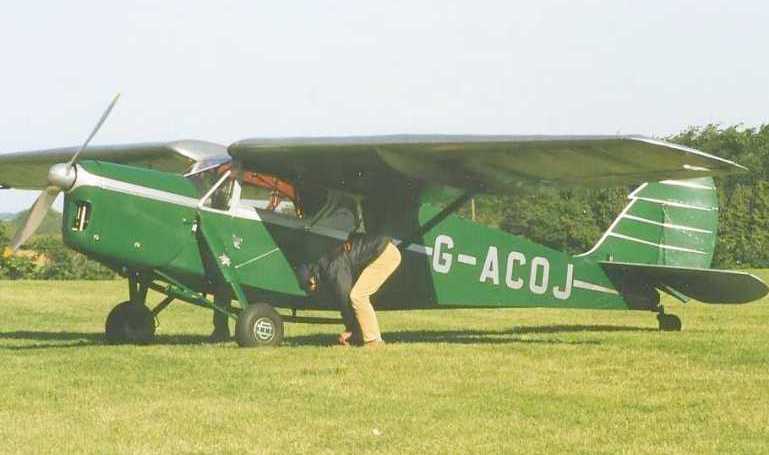DE HAVILLAND DH-85 Leopard Moth DH85 aircraft photograph