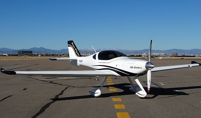 BYE AEROSPACE eFlyer 2 EF2 aircraft photograph