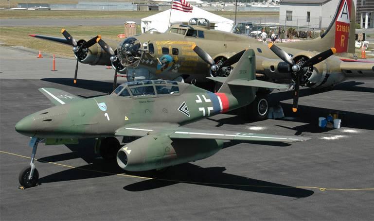 LEGEND FLYERS Me-262 MESSERSCHMITT Me-262 Replica ME62 aircraft photograph