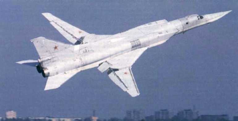 TUPOLEV Tu-22 TU22 aircraft photograph