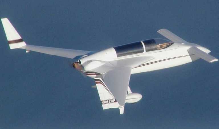RUTAN 33 VariEze VEZE aircraft photograph